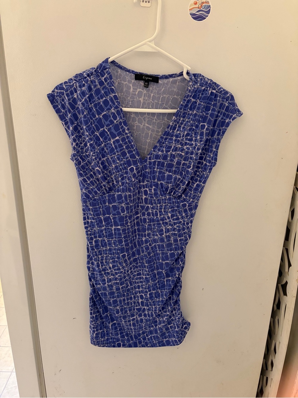 Y2K Express Blue and White V-Neck Patterned Tunic